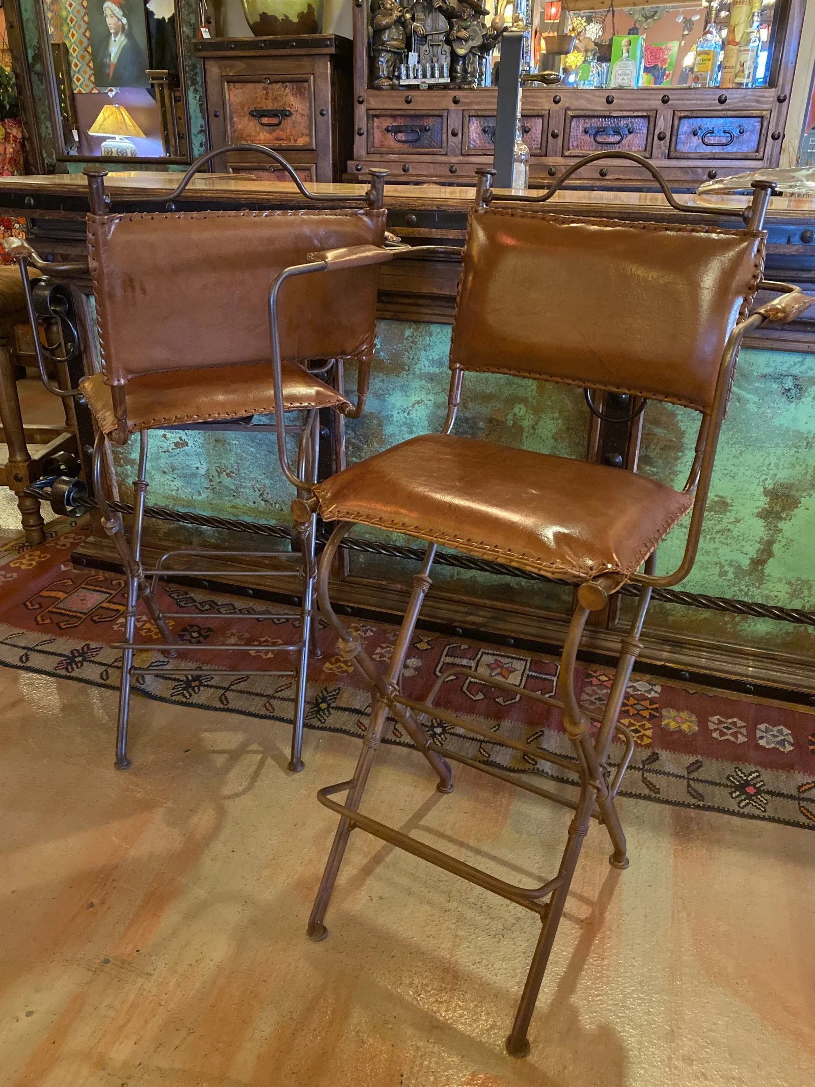 Cantina Swivel Barstool