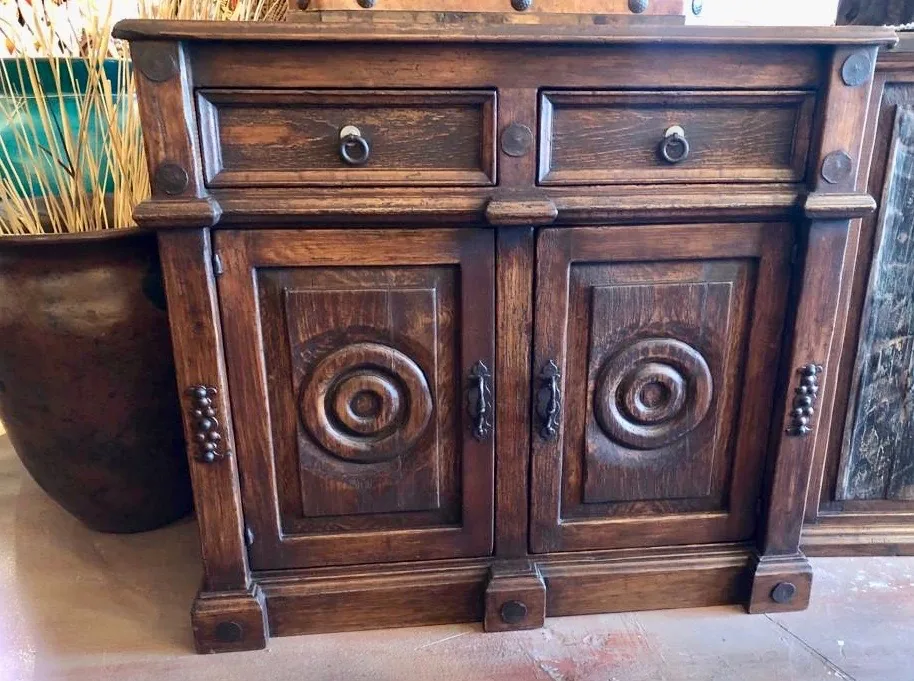 Saturn Small Buffet