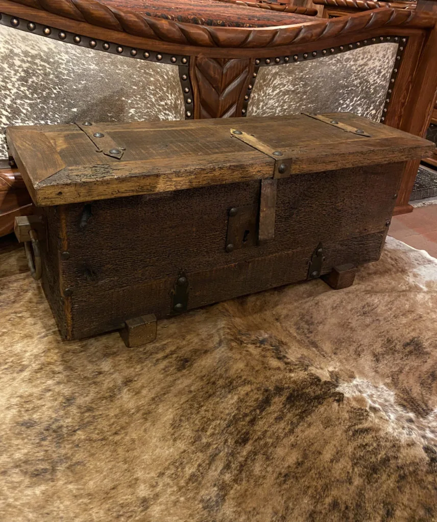 El Rancho Storage Trunk