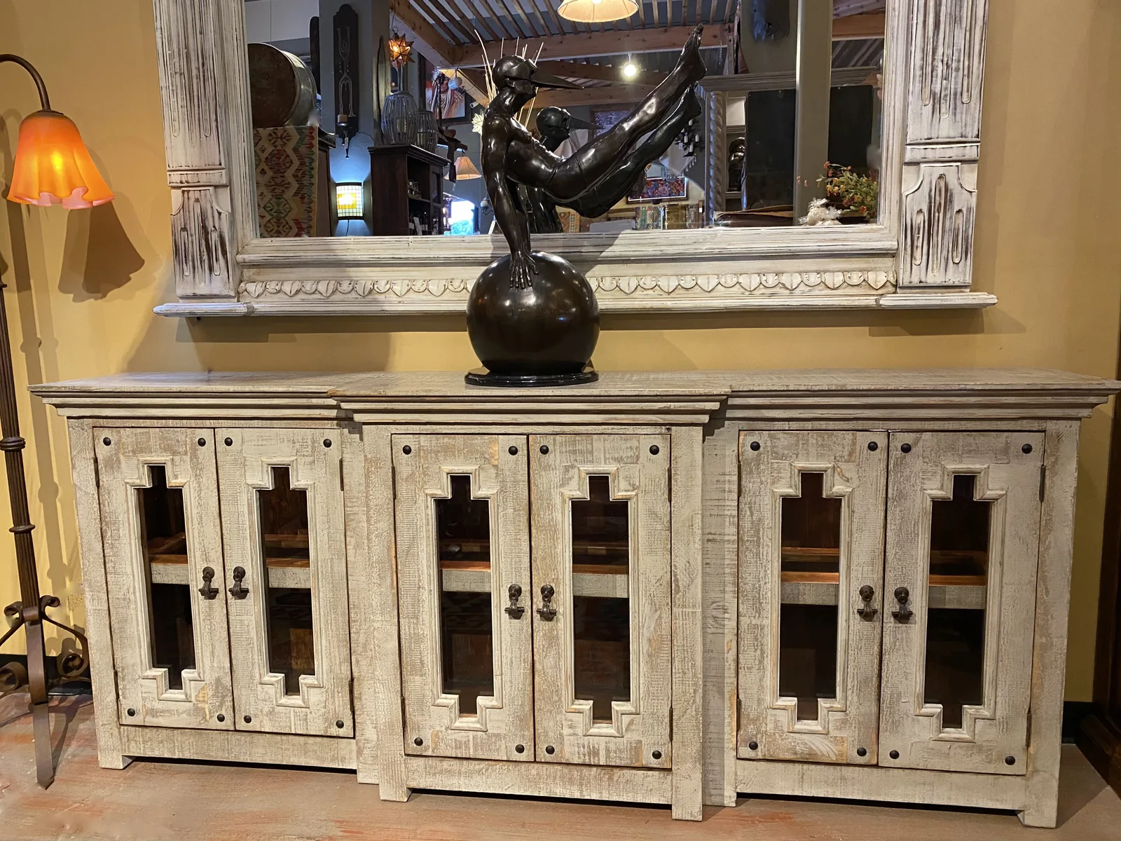 Gray Wash Buffet