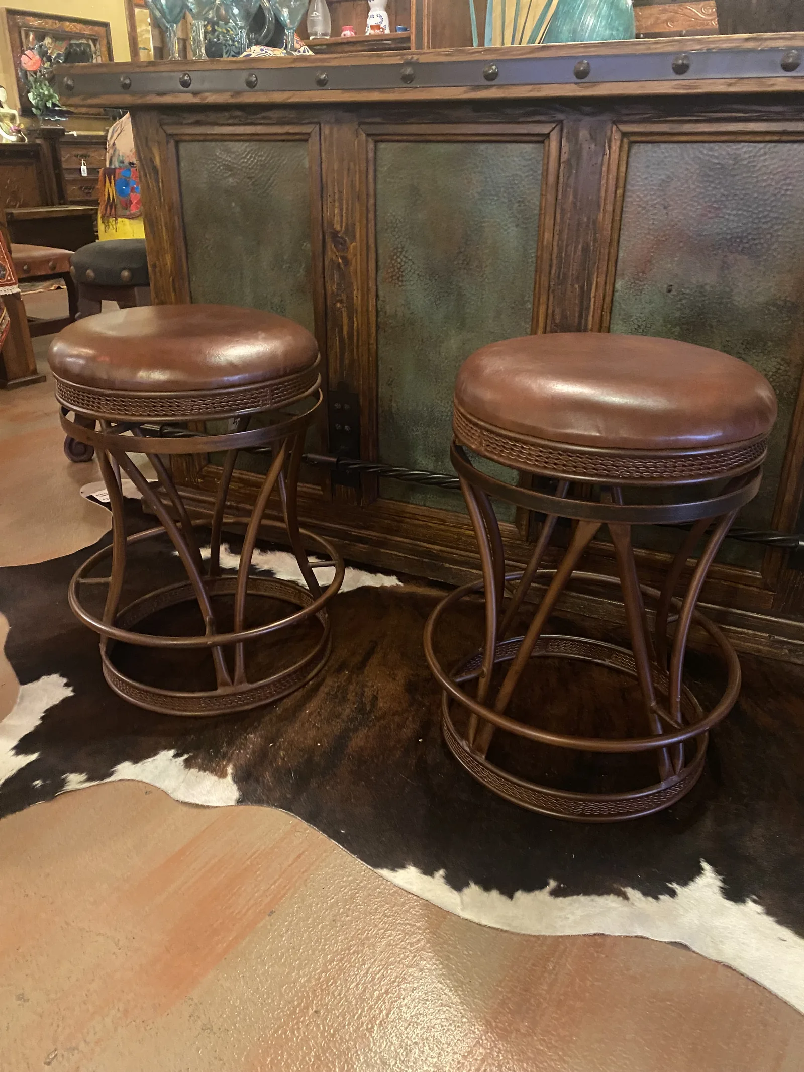 Wrangler Swivel Stool