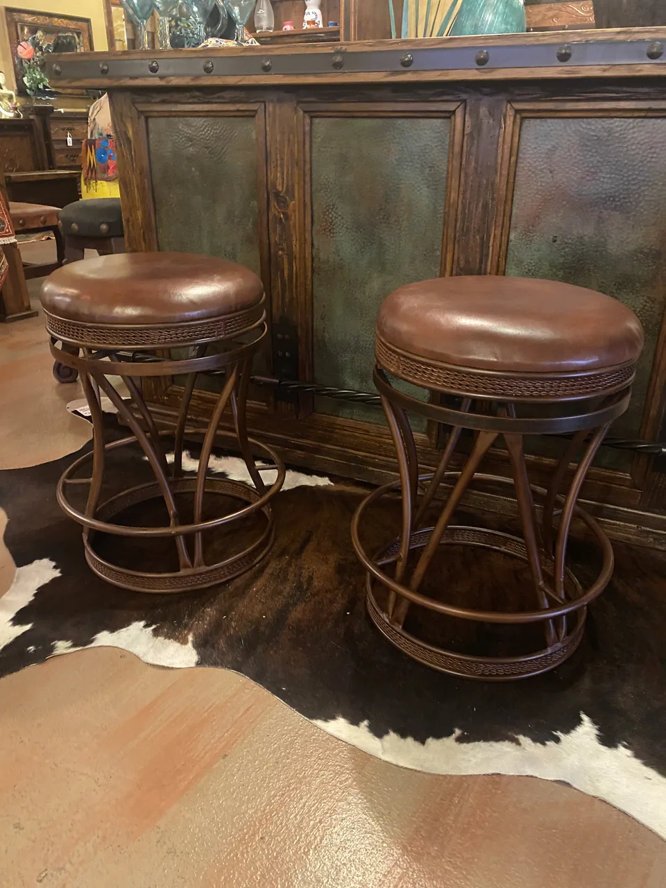 Wrangler Swivel Stool