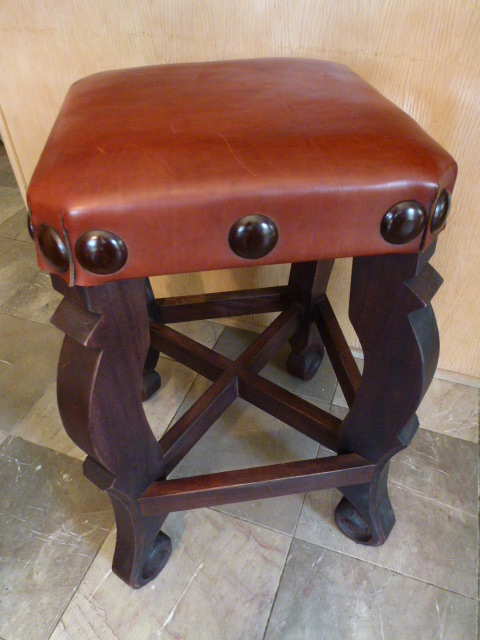 Argentina Leather Stool in Red Inglès