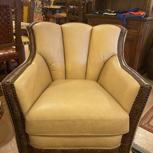 Amarillo Swivel & Glider Puma Chair with Embossed Leather