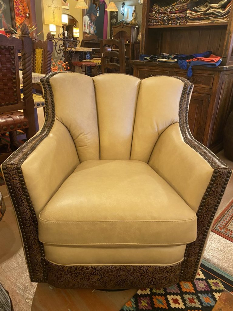 Amarillo Glider & Swivel Puma Chair