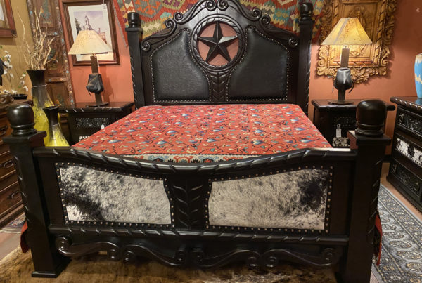 Texas Lone Star bed with Cowhide, in Black