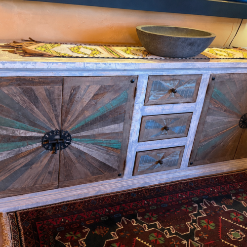 White Wash Chameleon Buffet