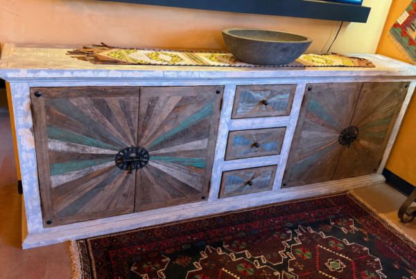 White Wash Chameleon Buffet