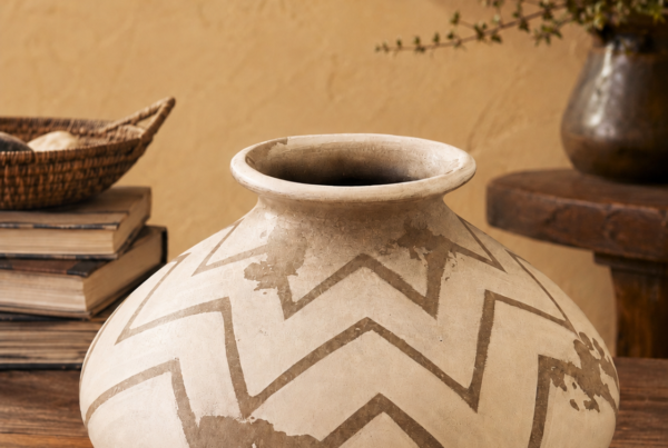 Frijol Cruce Vase